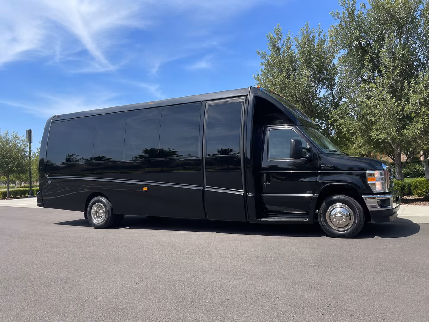 concert shuttle buses for large groups and corporate outings in margate