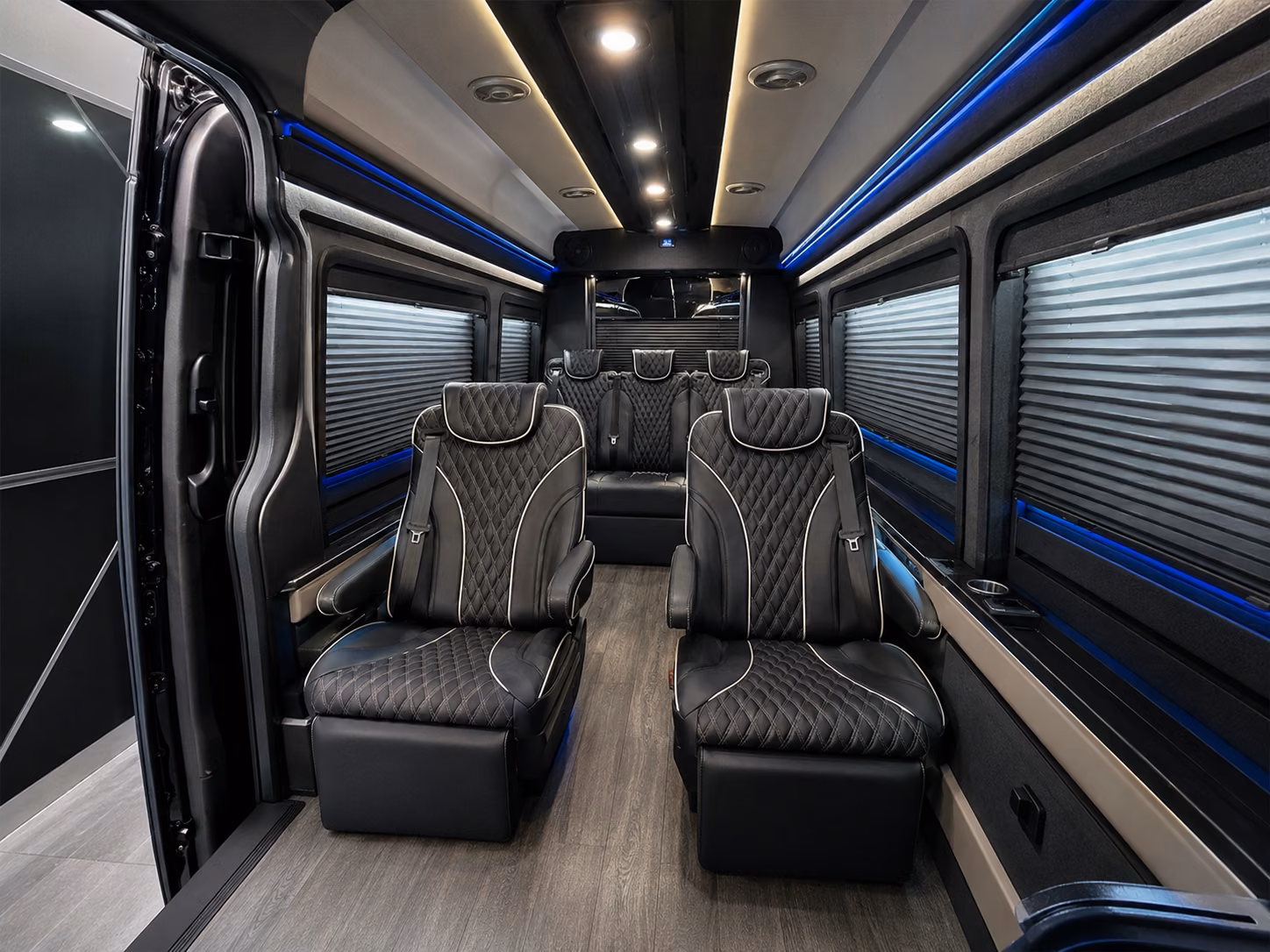 large group airport transportation for cruise passengers through port everglades
